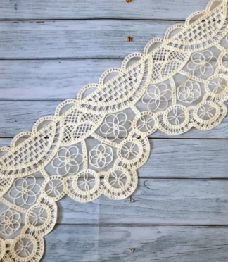 Elegant Crochet Organza Scolap Lace