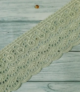 Hakoba Floral Scallop Lace