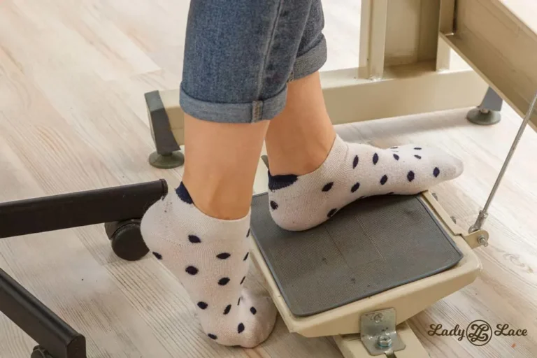 How to Use Your Sewing Machine Foot Pedal and Control the Speed of the Machine