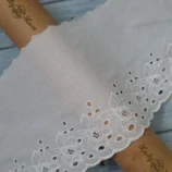 White cotton hakoba lace belt, 8 inch width, 1 yard length