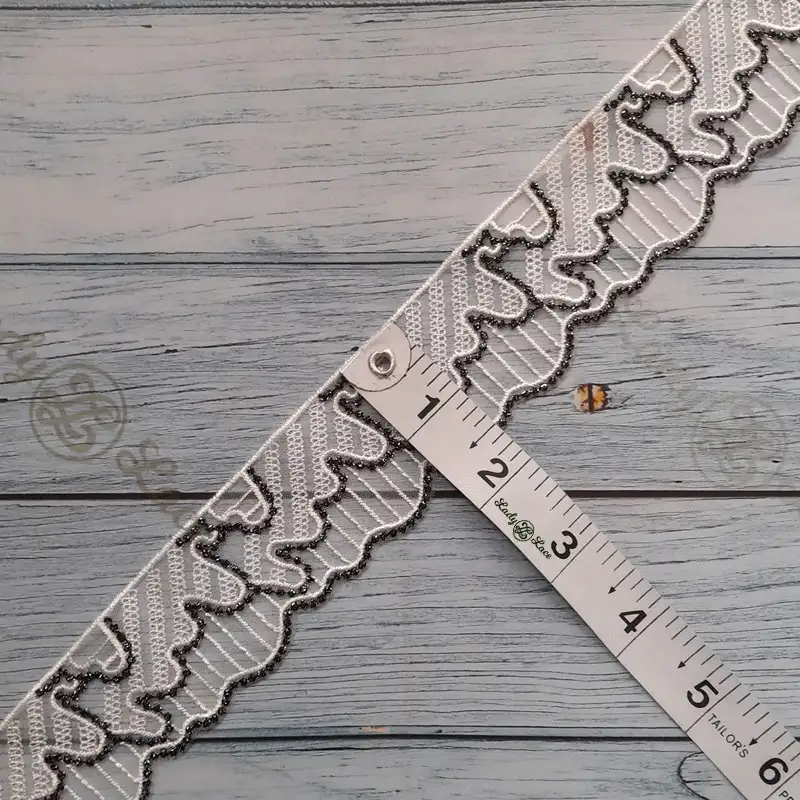 018 White and Black One-Sided Lace Trim – 1.5 Inch Wide (1 Yard)
